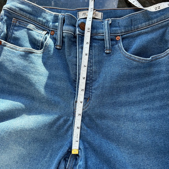 Madewell Stovepipe Jeans. Classic medium wash. High waist. Straight leg. Size 30 - Picture 15 of 16